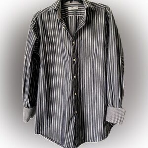 Men’s casual long sleeve shirt.  Gray /white. Size large